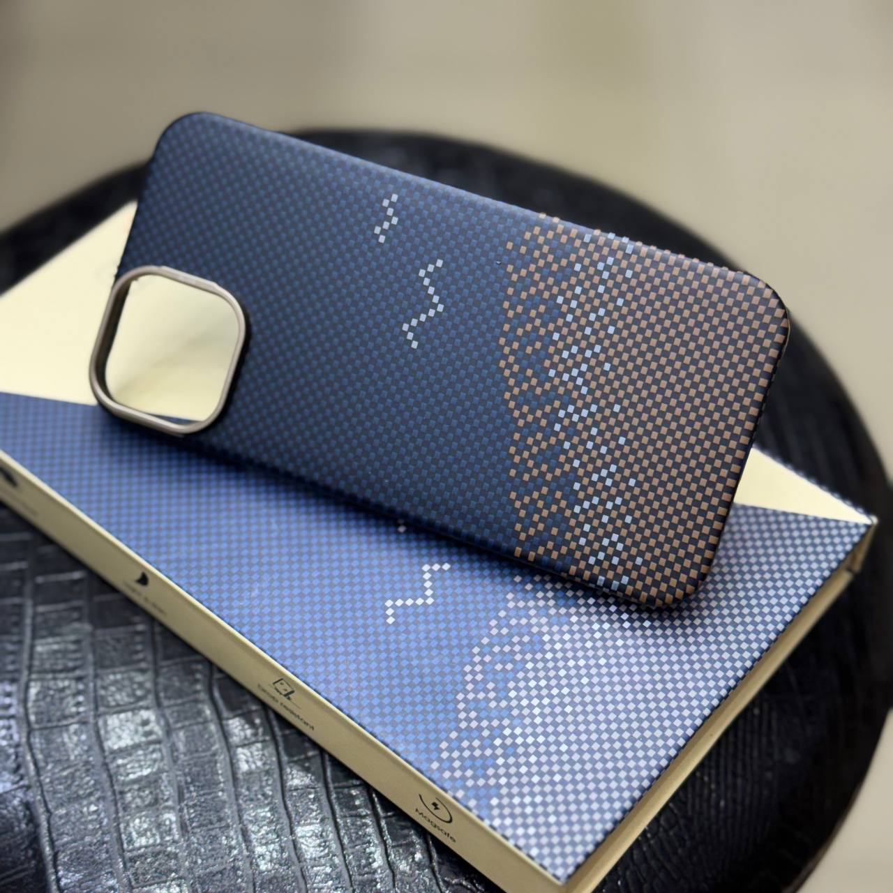 SLIM CASE CARBON CASE MAGSAFE CASE